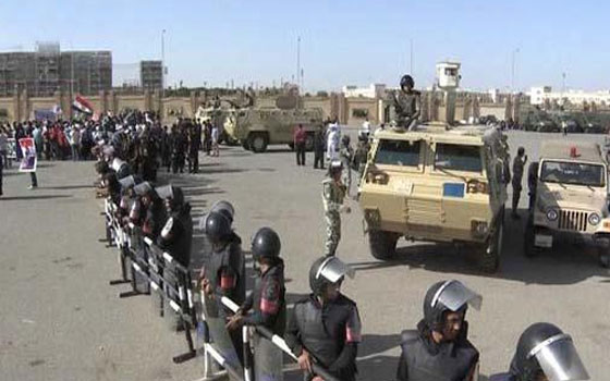   مصر اليوم - جنايات القاهرة تُواصل محاكمة الرَّئيسين السَّابقين مبارك ومرسي في توقيت ومكان واحد