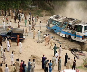   مصر اليوم - مقتل 35 شخصًا في حادث سير عنيف جنوب باكستان