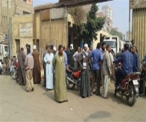   مصر اليوم - أهالي عزبة الخزان بالأقصر يواصلون اعتصامهم احتجاجاً على طردهم بالقوة