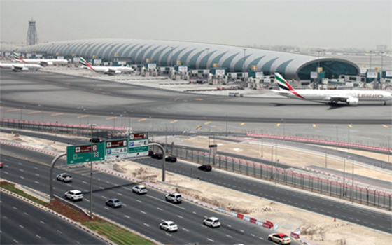 مصر اليوم - كمال يفتتح ورشة عمل عن الحد من مخاطر الأجسام الغريبة أثناء الطَّيران الإثنين