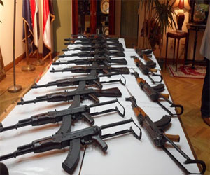   مصر اليوم - القوات المُسلّحة تضبط مخزن أسلحة وسط سيناء