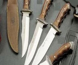   مصر اليوم - توقيّفُ شقيقيّن يُتاجران في الأسلحّةِ البيّضاء في القاهرة