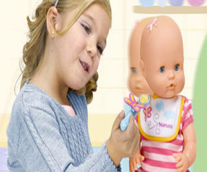   مصر اليوم - معرض روسي للعرائس التاريخية منهم الجدة الكبري لباربي