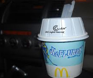   مصر اليوم - حبة آيس كريم ماك فلوري تتسبب في حرق سيارة