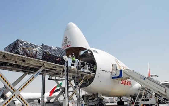 مصر اليوم - الإمارات للشحن الجوي تشغّل رحلات شحن إلى أبيدجان وتونس