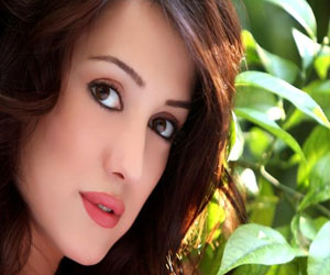   مصر اليوم - كندة علوش فتاة برجوازية في دلع البنات