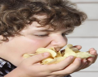   مصر اليوم - تناول الملح بكثرة يُسبّب الشيخوخة مُبكّرًا