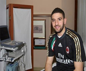   مصر اليوم - استبعاد المغربيّ تاعرابت من التشكيلة الأساسية لميّلان الإيطاليّ يثير جدلاً