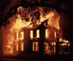   مصر اليوم - النار تلتهم ستة منازل في سوهاج