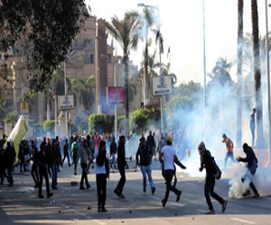 مصر اليوم - إصابة 13 طالبًا و3 جنود خلال اشتباكات جامعة القاهرة