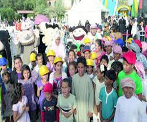   مصر اليوم - شباب جرجا تحتفل بـيوم اليتيّم في سوهاج