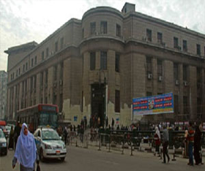   مصر اليوم - الأمن يكثّف من تواجده في محيط دار القضاء العالي