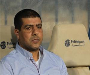   مصر اليوم - العشري مدرب بنغازي ينفي شكوى الأهلي  للكاف بسبب ملعب المباراة