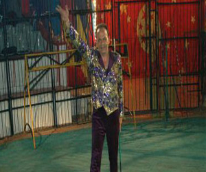   مصر اليوم - وزير الثقافة يكرم مدرب الأسود مدحت كوتة