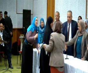   مصر اليوم - تكريم 22 أم مثالية من اللجان النقابية في البحيرة