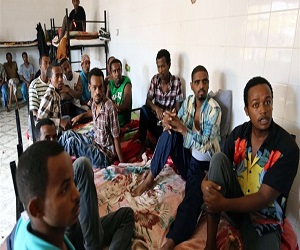   مصر اليوم - سبعة أشخاص يسدون مدخل مركز احتجاز بولاية ألاباما