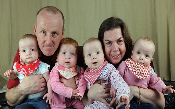   مصر اليوم - بريطانيّة تضع 4 أطفال من تلقيح جنين واحد