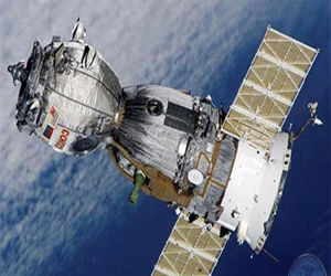   مصر اليوم - مركبة سويوز المأهولة تلتحم بمحطة الفضاء الدوليَّة