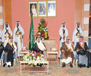   مصر اليوم - أمير مكة المكرمة يستقبل الأهالي والأدباء والمثقفين في المنطقة