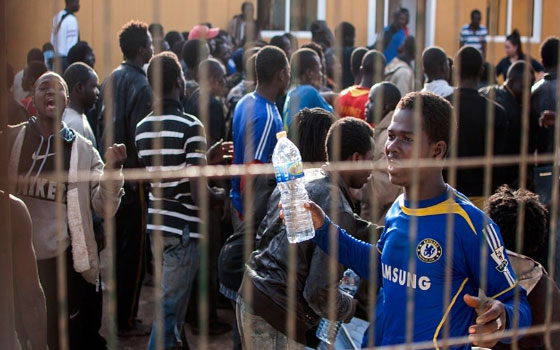   مصر اليوم - القوات المغربيّة والإسبانيّة يُحبطان تسلل 1000 مهاجرٍ أفريقي إلى مليلية