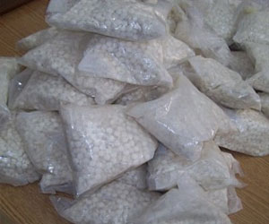   مصر اليوم - جمرك حالة عمار السعودي يحبط تهريب 99.408 حبات مخدرة