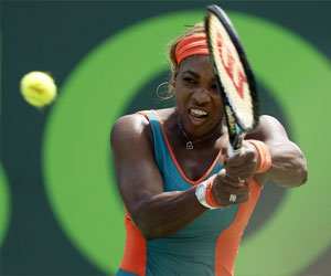 مصر اليوم - سيرينا وليامس تلاقي الصينية لي في نهائي دورة ميامي لكرة المضرب