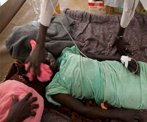   مصر اليوم - إنتشار وباء ايبولا في غينيا والدول المجاورة تشعر بالقلق