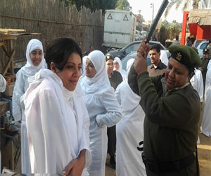   مصر اليوم - خالد مرعيّ يجمع الأشقاء لأول مَرة في السبع وصايا