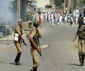 مصر اليوم - قتيل وثلاثة جرحى في هجوم مسلح في كشمير الهندية