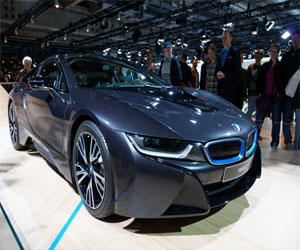 مصر اليوم - BMW تكشف الستار عن سيارتها I8 الجديدة