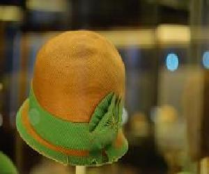   مصر اليوم - معرض عن القبعات في تورينو