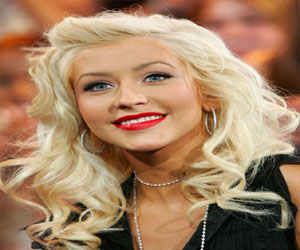   مصر اليوم - النجمة الأميركية كريستينا أغيليرا تنتظر طفلة