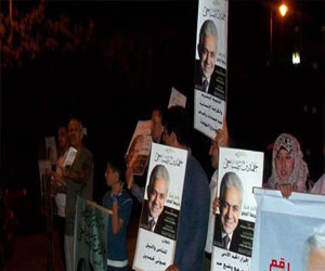   مصر اليوم - سلسلة بشريّة لحملة حمديّن صباحي في الأقصر