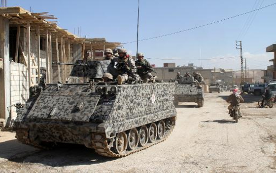   مصر اليوم - قيادة الجيش تعلن عن استشهاد 3 عسكريين وجرح 4 آخرين في عمليَّة انتحاريَّة عند مدخل عرسال