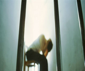   مصر اليوم - السجن 20 عامًا لرجل تسبب في تشويه وجه امرأة بإيطاليا