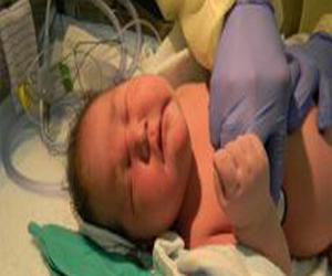   مصر اليوم - والدا رضيع صينى يتبرعان بأعضائه لأربعة أطفال بعد وفاته