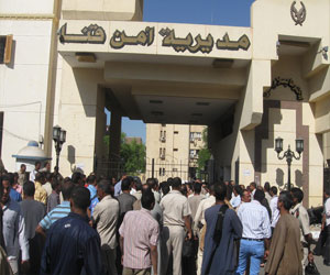 مصر اليوم - أمن قنا ينجح في منع الاعتداء على لاعبي نادي المراغة