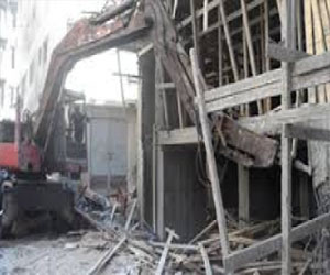 مصر اليوم - إزالة 10 عقارات مُخالفة على أملاك الدولة في الجيزة