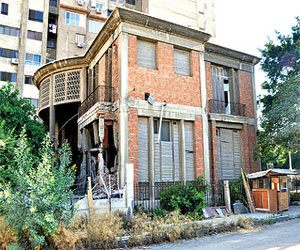   مصر اليوم - التَّنسيق الحضاري ينزع ملكية فيلا أغيون رغم هدم 90% منها