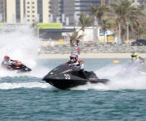 مصر اليوم - السعودية تنتزع لقب دولية الإمارات للدراجات المائية
