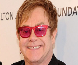   مصر اليوم - النجم البريطاني إلتون جون يعتزم الزواج في مايو