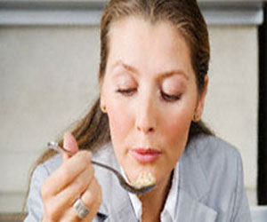   مصر اليوم - تناول الأطعمة العضوية لا يقي من إصابة النساء بسرطان الكلى