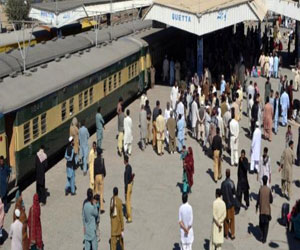   مصر اليوم - مقتل وإصابة عشرة في هجوم على قطار جنوب غرب باكستان