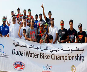   مصر اليوم -  دبي البحري  يكرم أبطال الإمارات في الدراجات المائية