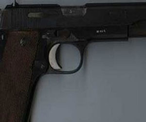   مصر اليوم - ضبط طبنجة وفرد روسيّ بحوزة شخصين في سوهاج