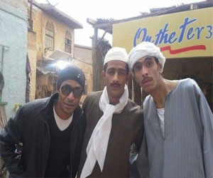 مصر اليوم - أسرة فيلم واحد صعيديّ تنتهي من التصوير