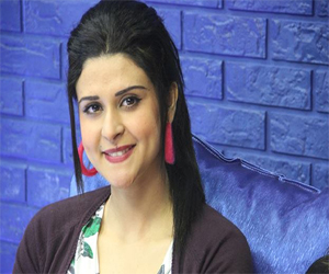   مصر اليوم - سلمى رشيد تُشارك في وجهك يبدو مألوفا