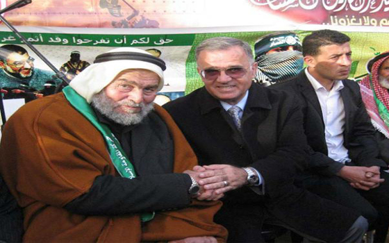   مصر اليوم - فتح تؤكّد أنَّ عزام الأحمد سيترأس وفدًا لزيارة غزّة السبت لبحث المصالحة مع حماس