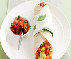   مصر اليوم - لفائف البيض بالكزبرة والطماطم