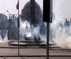   مصر اليوم - توقيّف 20 طالبًا يُشتبه تورطهم في أحداث جامعة القاهرة